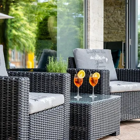 Avalon Hotel 4*