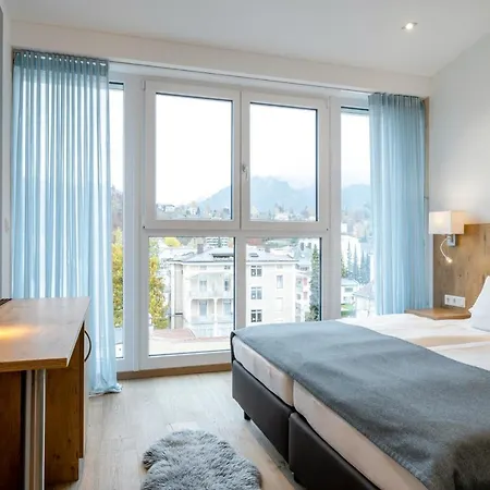 Avalon 4*