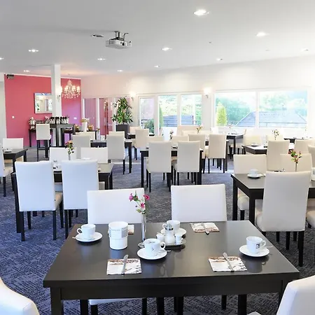Avalon 4*
